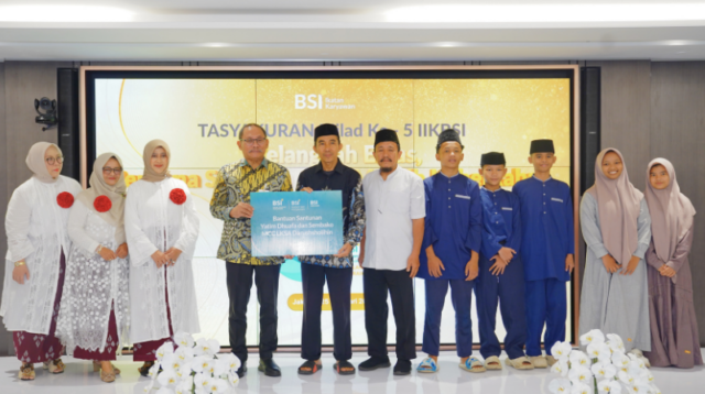BSI Maslahat dan IIK BSI Pusat Tebar Santunan pada Milad ke-5 sebagai Wujud Kolaborasi Kebaikan di Ramadan