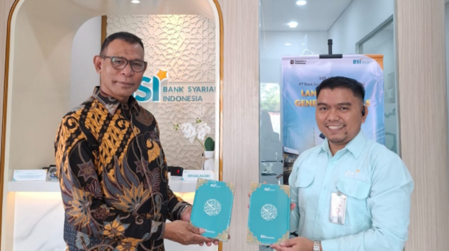 Ikhtiar Menguatkan Iman Muslim Pedalaman Papua: BSI Maslahat  dan BSI Salurkan Al-Qur’an ke Distrik Okaba 