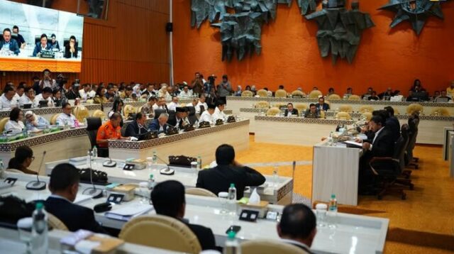 Rapat Kerja Bersama Komisi V DPR RI, Menteri PU Paparkan Progres Penanganan Bencana di Sumatera