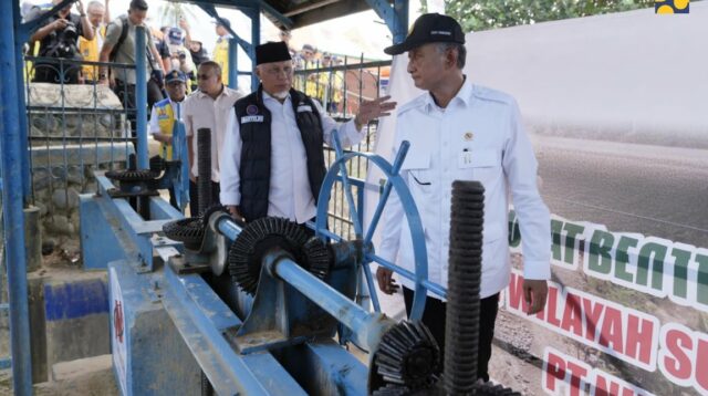 Tinjau Proses Normalisasi Sungai Kuranji di Sumatera Barat, Menteri PU Pastikan Progres Percepatan Rehabilitasi Pascabencana Sesuai Rencana