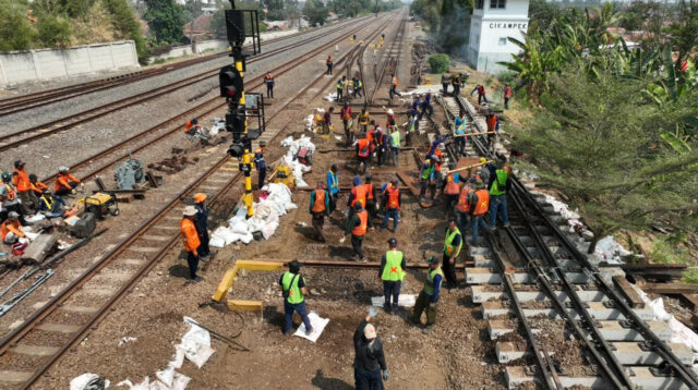 Merawat Jalur, Investasi Keselamatan: KAI Daop 1 Jakarta Ganti 33,9 Kilometer Rel dan 30 Wesel Sepanjang 2025
