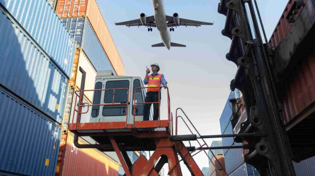 5 Pemimpin Global Pengiriman Internasional dan Rahasia Kesuksesan Mereka