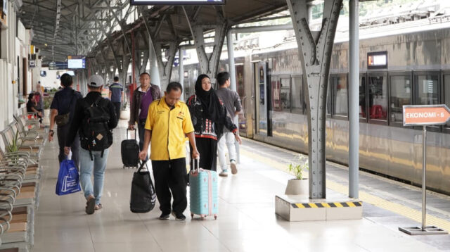 Pemesanan Tiket H-1 Lebaran Tembus 22.494, KAI Daop 1 Jakarta Ajak Masyarakat Mudik Lebih Awal
