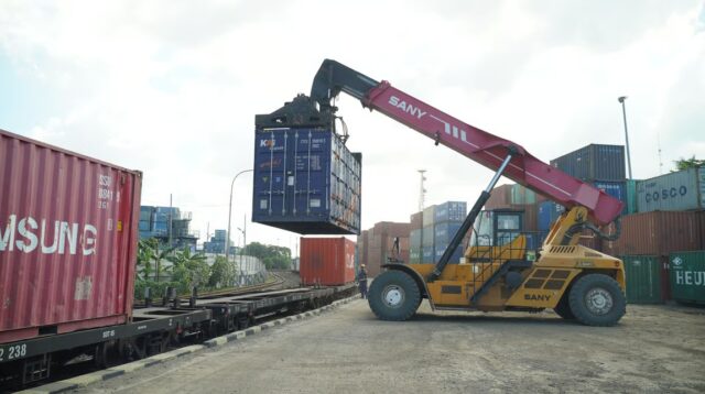 Jelang Momen Strategis Keagamaan, Layanan KA Kontainer Menguat di Awal Tahun 2026