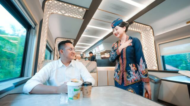 Kolaborasi dengan Kementerian Perdagangan, KAI Services Perkenalkan Produk UMKM di Kereta