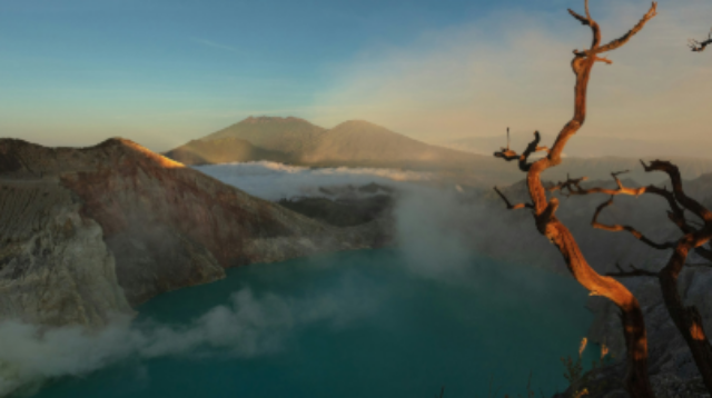 Abi Tour Travel Perkenalkan Wisata Alam Jawa Timur dengan Destinasi Ikonik seperti Kawah Ijen dan Tumpak Sewu