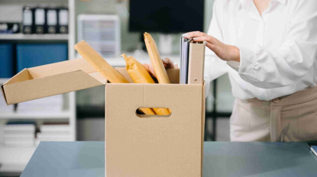 Pentingnya Tracking dan Komunikasi dalam Jasa Pengiriman Barang dan Dokumen ke Luar Negeri