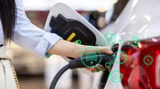 Astra OtoShop: Platform Belanja Spare Part Mobil dan Motor dengan Layanan Penggantian Aki 24 Jam di Indonesia