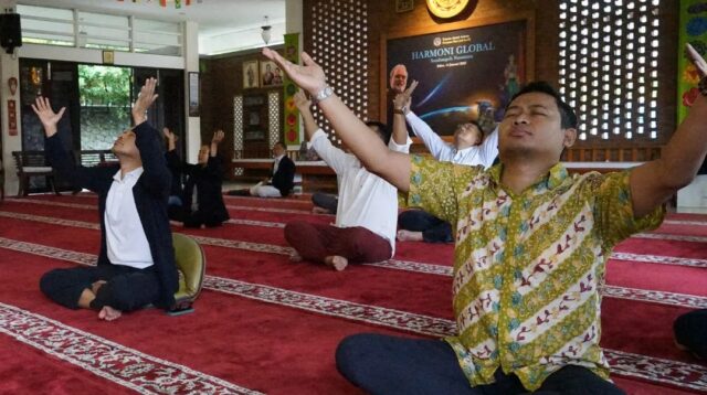 Anand Ashram Rayakan 36 Tahun Perjalanan Meditasi dan Pengembangan Diri