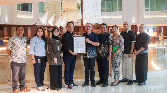 Jaga Standar Global Perhotelan, SUCOFINDO kembali Serahkan Sertifikat Hotel Bintang 5 Berbasis Risiko di Bali