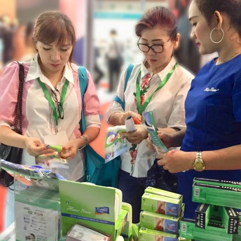 Warisan Skincare Sejak 1956, Home Snow® Pertahankan Relevansi dengan Produk Multifungsi untuk Iklim Tropis Warisan Skincare Sejak 1956, Home Snow® Pertahankan Relevansi dengan Produk Multifungsi untuk Iklim Tropis