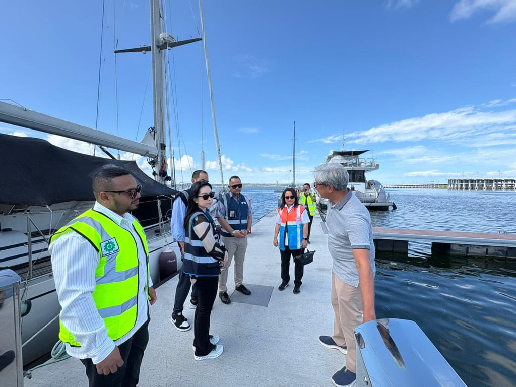 PT Pelindo Sinergi Lokaseva dan InJourney IAS Bahas Potensi Sinergi Layanan di Benoa PT Pelindo Sinergi Lokaseva dan InJourney IAS Bahas Potensi Sinergi Layanan di Benoa