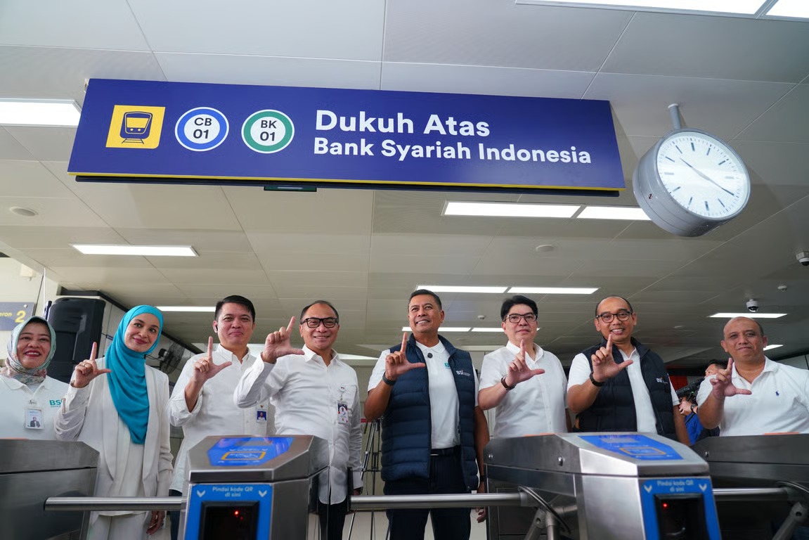 KAI dan BSI Resmikan Kerja Sama Naming Rights Stasiun LRT Jabodebek “Dukuh Atas Bank Syariah Indonesia” KAI dan BSI Resmikan Kerja Sama Naming Rights Stasiun LRT Jabodebek “Dukuh Atas Bank Syariah Indonesia”