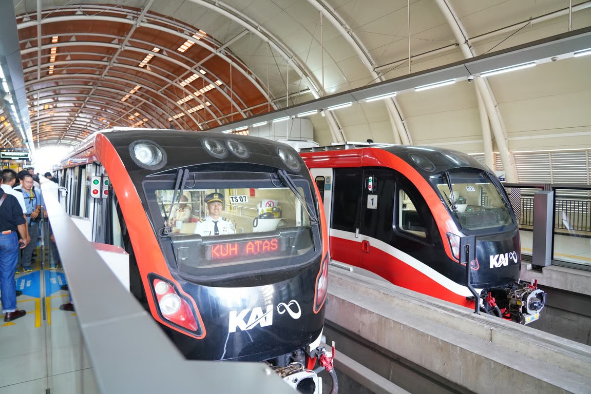Kian Diminati, Pengguna LRT Jabodebek Terus Bertumbu Kian Diminati, Pengguna LRT Jabodebek Terus Bertumbu