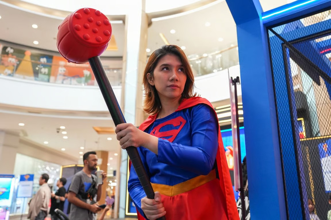 SUPERGIRL Hadir di Grand Galaxy Park Mall, Petualangan Siap Dimulai SUPERGIRL Hadir di Grand Galaxy Park Mall, Petualangan Siap Dimulai