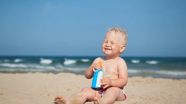 Rekomendasi IDAI tentang Perlindungan Kulit Bayi dari Sinar Matahari