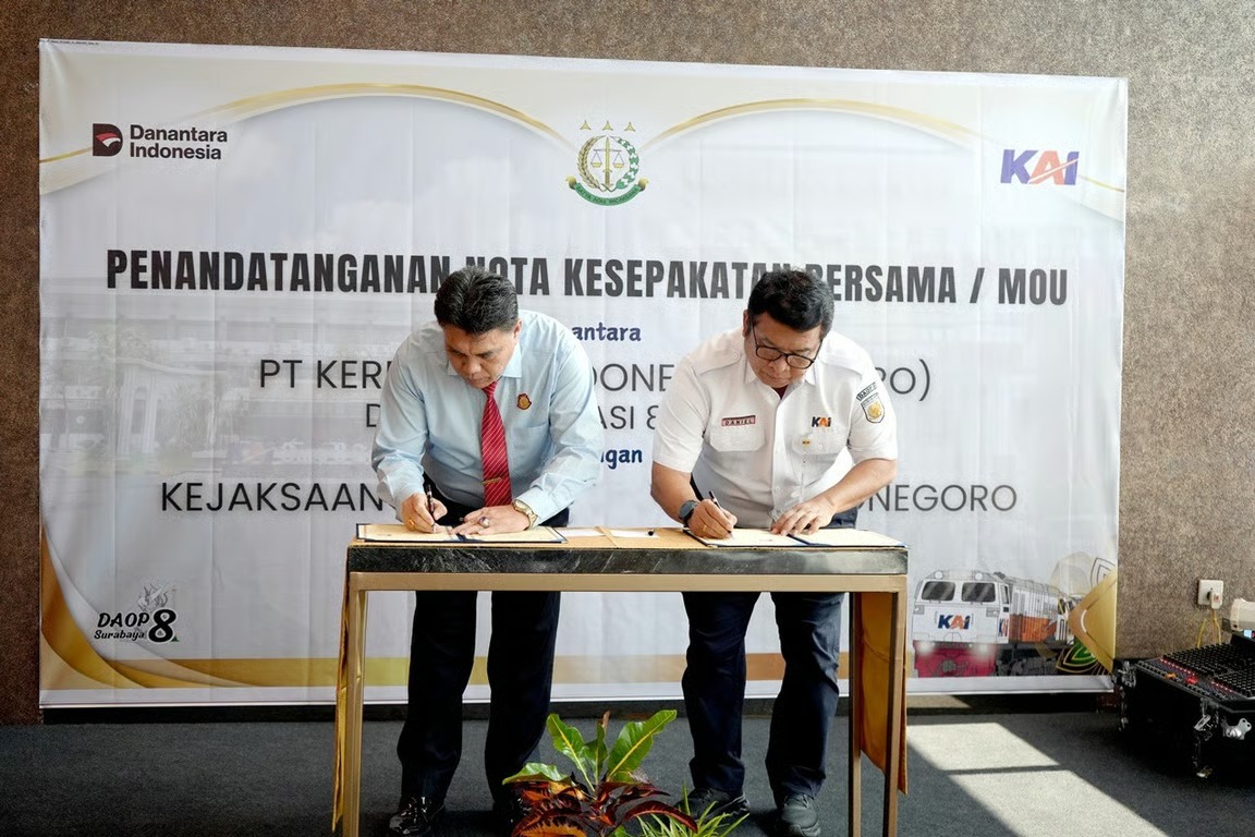 Perkuat Sinergi Perlindungan Aset Negara dan Kepastian Hukum, KAI Daop 8 Surabaya dan Kejari Bojonegoro Tandatangani MoU Perkuat Sinergi Perlindungan Aset Negara dan Kepastian Hukum, KAI Daop 8 Surabaya dan Kejari Bojonegoro Tandatangani MoU