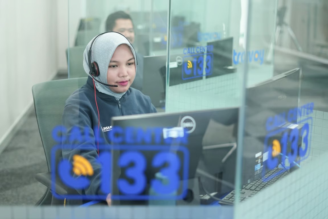 Tingkatkan Komitmen Melayani Sepenuh Hati Menjelang Periode Libur Sekolah, Jasa Marga Optimalkan Respons Real-Time melalui One Call Center 133 Tingkatkan Komitmen Melayani Sepenuh Hati Menjelang Periode Libur Sekolah, Jasa Marga Optimalkan Respons Real-Time melalui One Call Center 133