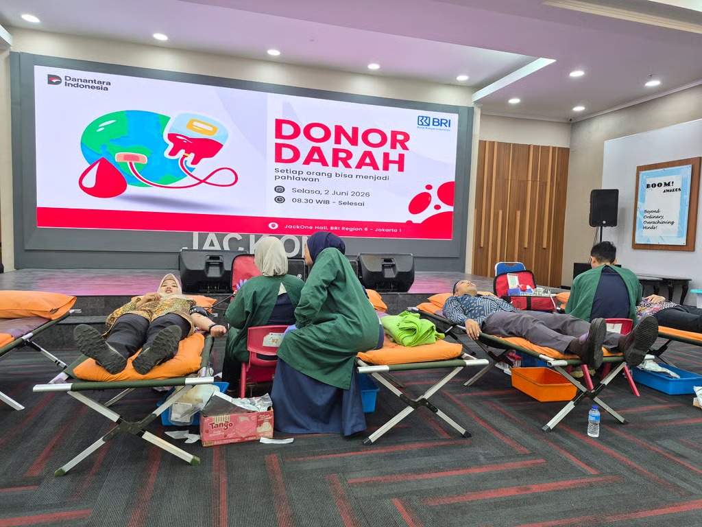 Antusiasme Tinggi, Pekerja BRI Region 6 dan Unit Kerja Supervisi Ikuti Kegiatan Donor Darah Antusiasme Tinggi, Pekerja BRI Region 6 dan Unit Kerja Supervisi Ikuti Kegiatan Donor Darah