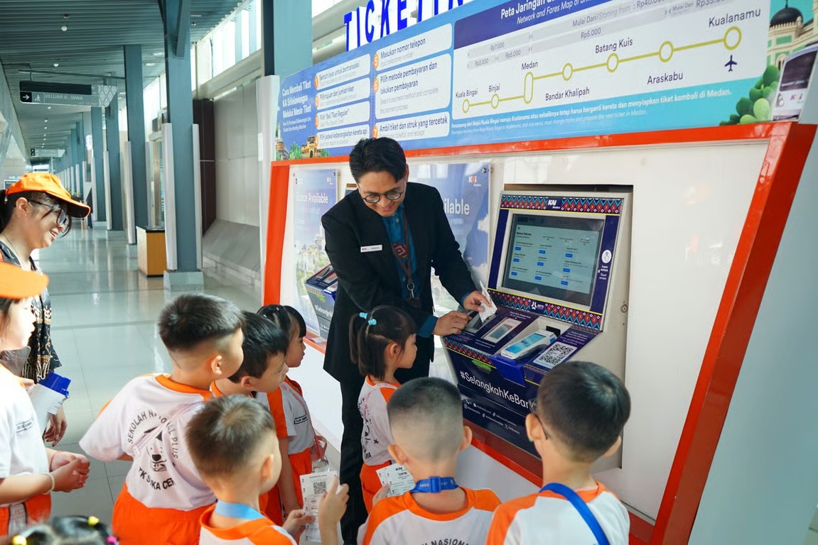 KAI Bandara Edukasi Puluhan Ribu Masyarakat Melalui Program Edutrain Hingga Juni Tahun 2026 KAI Bandara Edukasi Puluhan Ribu Masyarakat Melalui Program Edutrain Hingga Juni Tahun 2026
