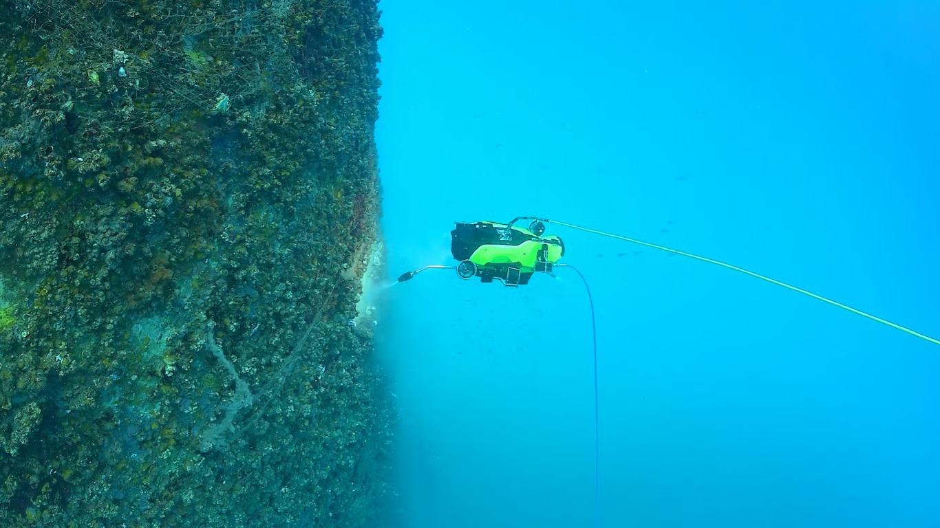 Inspeksi Bawah Air dengan ROV QYSEA Fifish X1 Inspeksi Bawah Air dengan ROV QYSEA Fifish X1