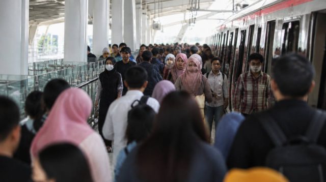 Petunjuk Arah di Stasiun LRT Jabodebek Permudah Lanjut Perjalanan