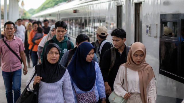 Penumpang Stasiun Araskabu Naik, Tarif KA Mulai Rp5.000
