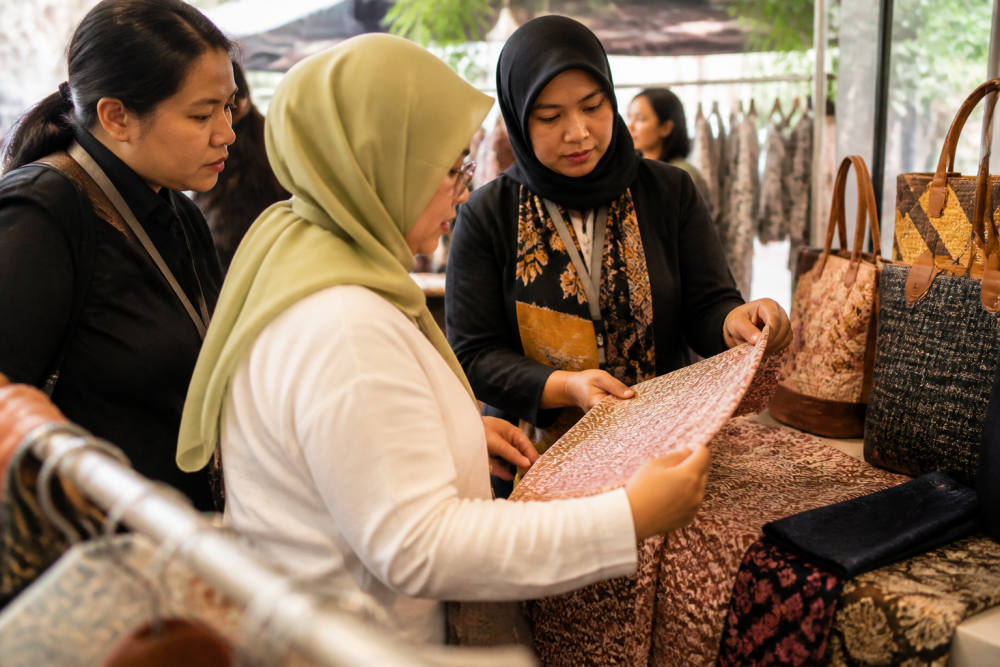 Jasa Marga Bawa 5 UMKM Binaan ke Indonesia Fashion Week 2026