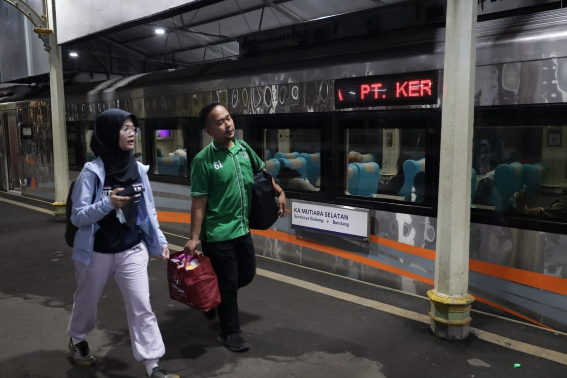 Semester I 2026, KAI Daop 2 Bandung Layani 2,77 Juta Pelanggan, Tumbuh 11,2 Persen Dibanding Tahun Lalu Semester I 2026, KAI Daop 2 Bandung Layani 2,77 Juta Pelanggan, Tumbuh 11,2 Persen Dibanding Tahun Lalu