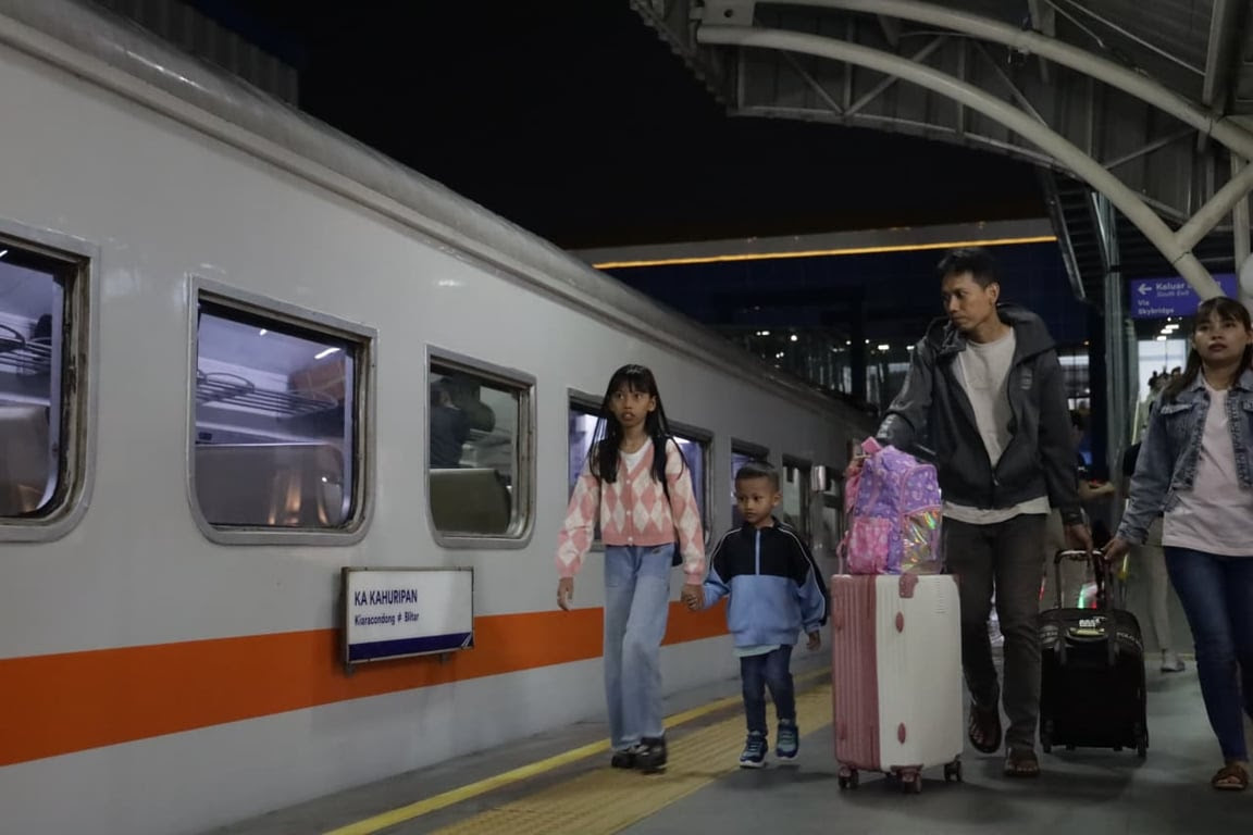 Libur Sekolah Dongkrak Mobilitas Masyarakat, Ini 5 Kereta Api Favorit Keberangkatan Daop 2 Bandung Libur Sekolah Dongkrak Mobilitas Masyarakat, Ini 5 Kereta Api Favorit Keberangkatan Daop 2 Bandung