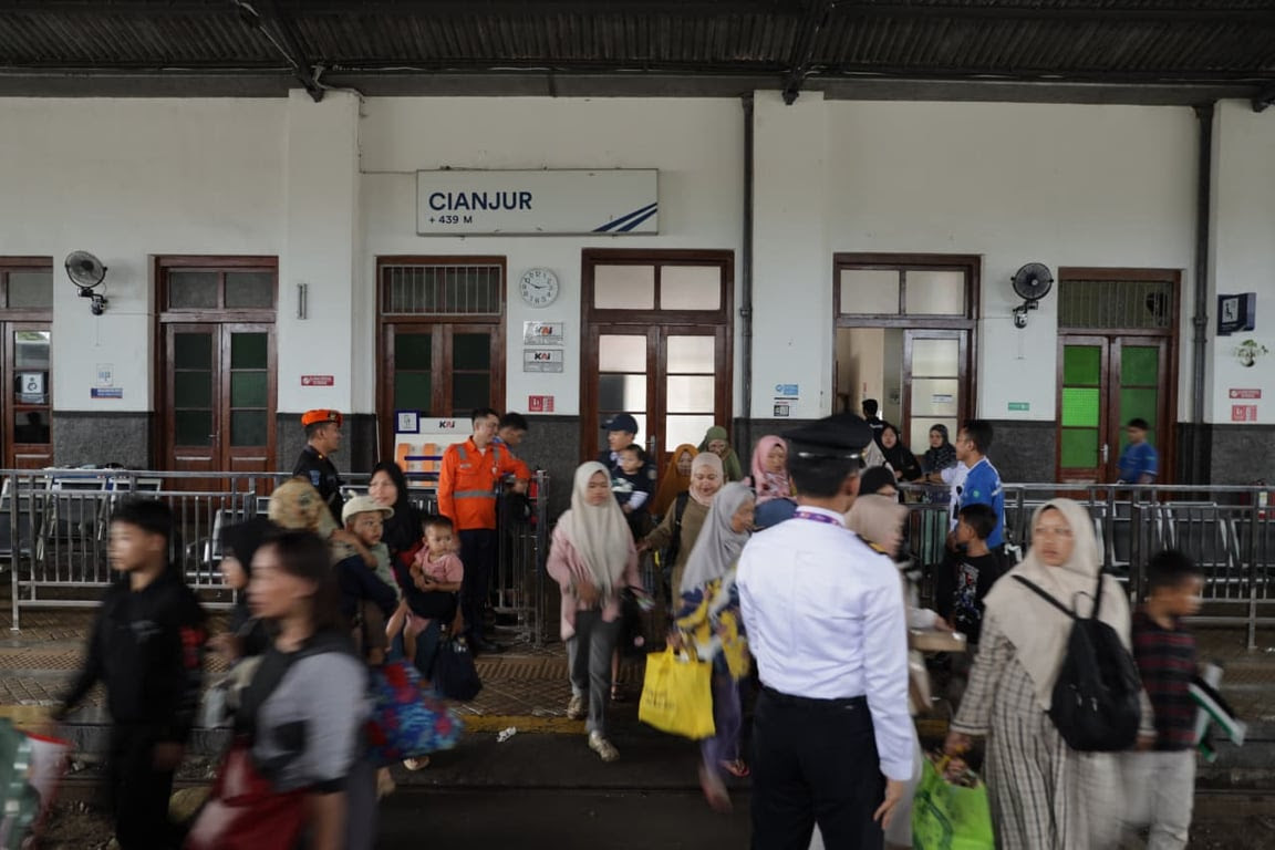 KA Siliwangi Angkut Hampir 5 ribu Pelanggan dalam Sehari, Tertinggi Selama Periode Liburan Sekolah KA Siliwangi Angkut Hampir 5 ribu Pelanggan dalam Sehari, Tertinggi Selama Periode Liburan Sekolah