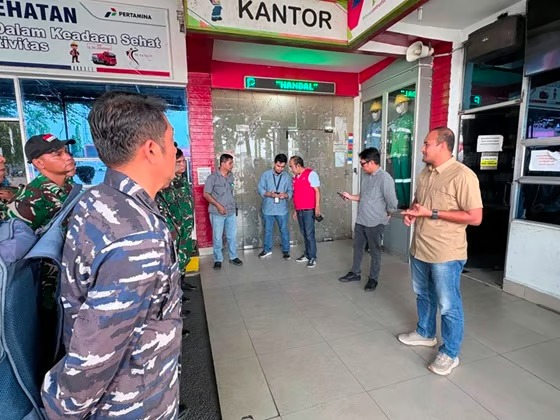 Elnusa Petrofin Perkuat Operasional Distribusi BBM di Sumatra Utara Pastikan Penyaluran BBM di Sumatra Utara Kembali Normal Elnusa Petrofin Perkuat Operasional Distribusi BBM di Sumatra Utara Pastikan Penyaluran BBM di Sumatra Utara Kembali Normal
