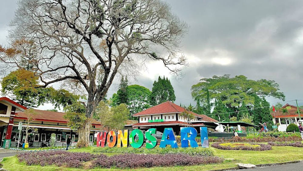 Berkas:Penanda lokasi Wisata Agro dan Pabrik Teh Wonosari, Malang Berkas:Penanda lokasi Wisata Agro dan Pabrik Teh Wonosari, Malang