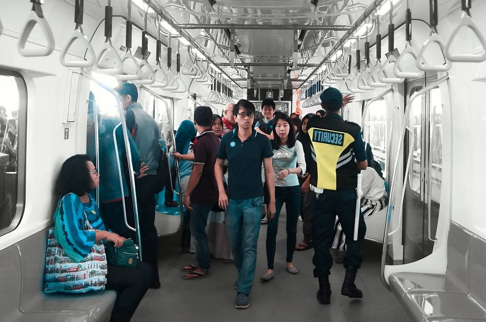 Pencabutan Wajib Masker di Transportasi Umum: Tetap Waspadai Masa Transisi