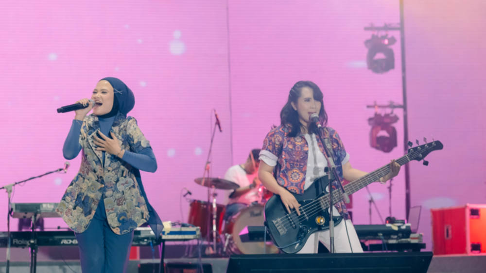 Billkiss Rilis “Layar Hati”, Kisah Cinta yang Berawal dari Layar Handphone Billkiss Rilis “Layar Hati”, Kisah Cinta yang Berawal dari Layar Handphone