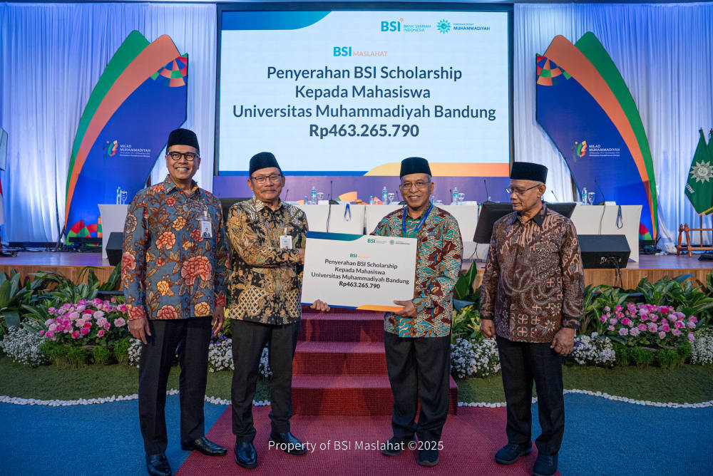 BSI Maslahat Salurkan Beasiswa BSI Scholarship bagi Mahasiswa Dhuafa  Berprestasi di Momentum Milad Muhammadiyah ke-113