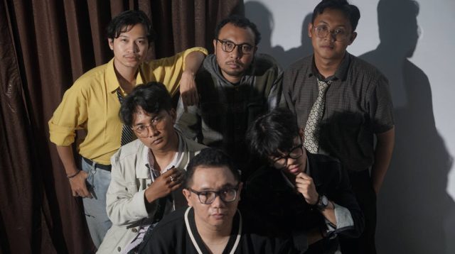 LAKUNA RILIS SINGLE BARU HATI DAN LOGIKA TENTANG MASALAH DUNIAWI YANG DIRESAPI DAN TUHAN YANG DICOBA DIPAHAMI DENGAN LOGIKA