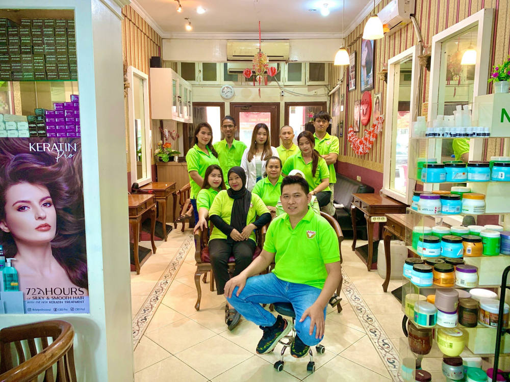Dari Mimpi Ciptakan Lapangan Kerja, hingga De’cuts jadi Salon Pilihan Warga