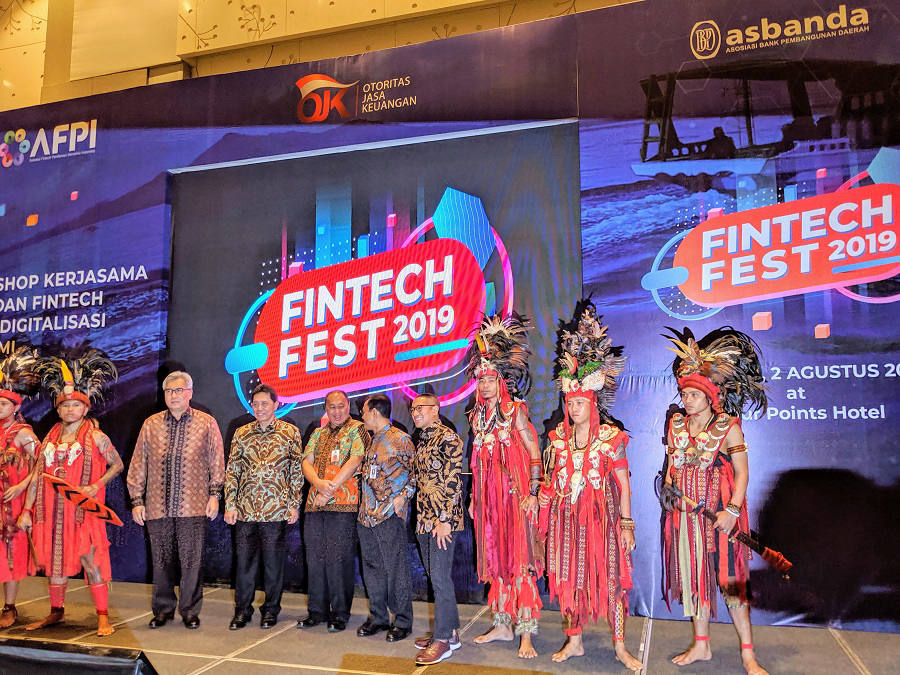 Investree dan Bank SulutGo Tandatangani Nota Kesepahaman Penyaluran Pendanaan untuk Pinjaman di Platform Investree, Kolaborasi Fintech dengan Perbankan Perkuat Ekosistem Ekonomi Digital Investree dan Bank SulutGo Tandatangani Nota Kesepahaman Penyaluran Pendanaan untuk Pinjaman di Platform Investree, Kolaborasi Fintech dengan Perbankan Perkuat Ekosistem Ekonomi Digital