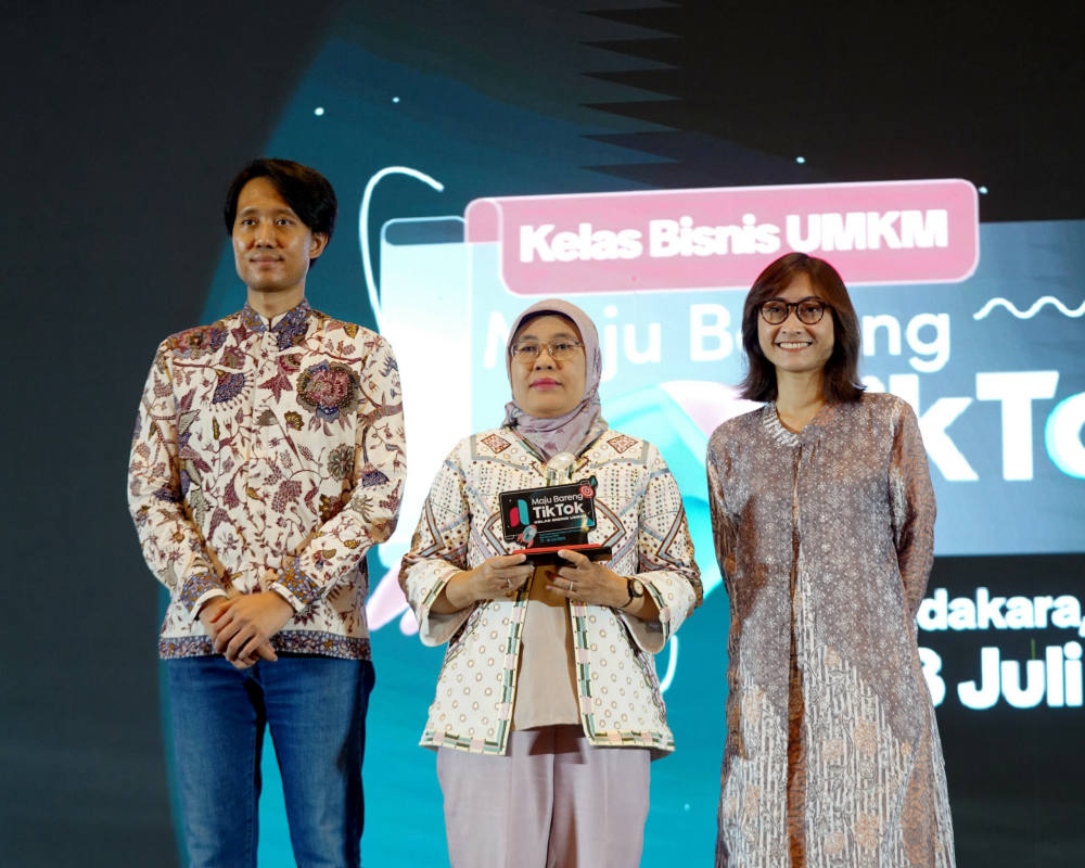 Dorong Pertumbuhan UMKM Dengan Pelatihan Digital, TikTok Kembali Hadirkan Kelas Bisnis #MajuBarengTikTok 2024 Dorong Pertumbuhan UMKM Dengan Pelatihan Digital, TikTok Kembali Hadirkan Kelas Bisnis #MajuBarengTikTok 2024