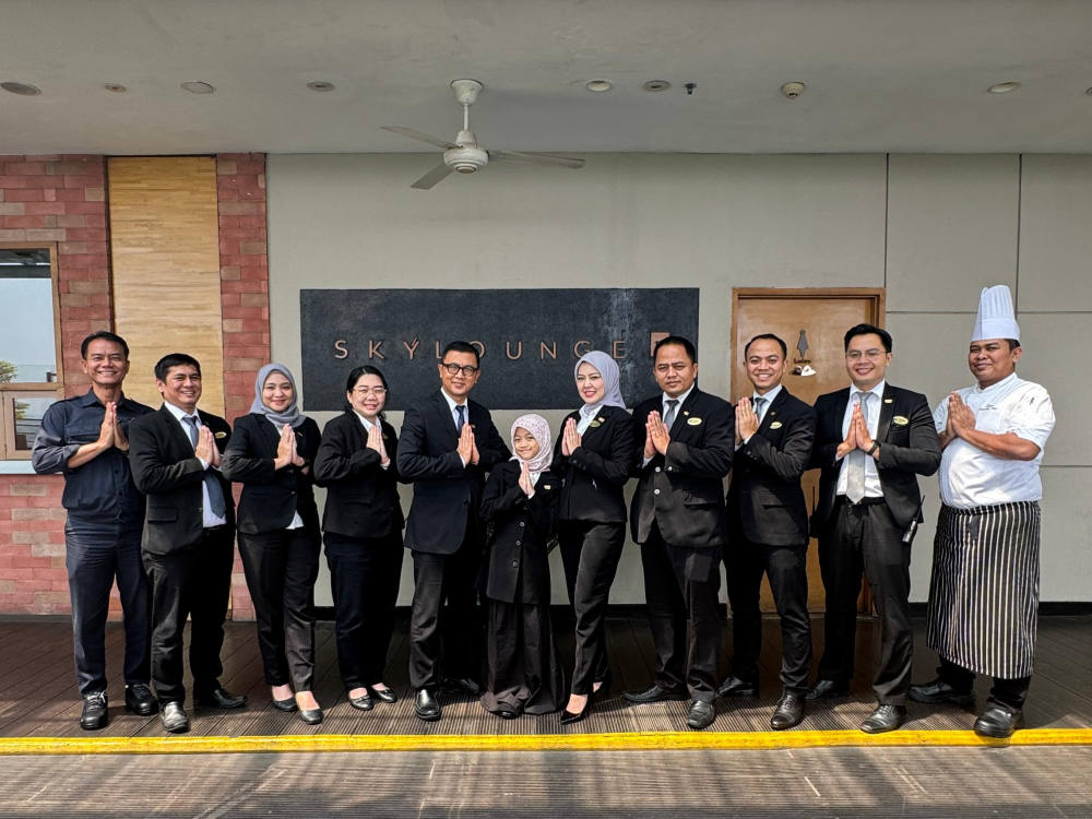 47 “GENERAL MANAGER” CILIK MENGAMBIL ALIH SELURUH HOTEL SANTIKA & HOTEL SANTIKA PREMIERE