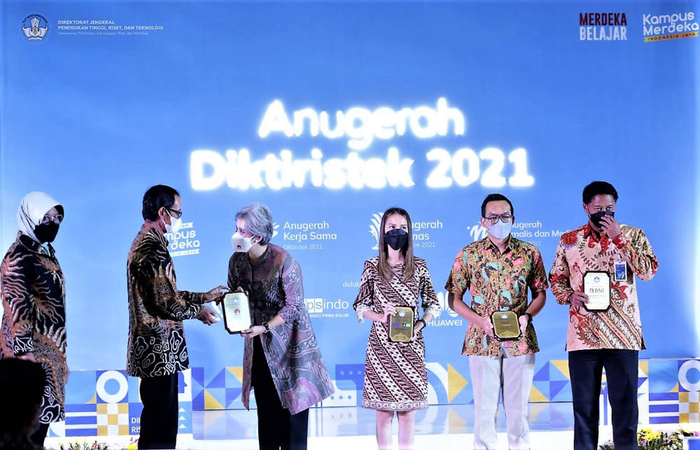 Huawei Berhasil Raih Penghargaan atas Kontribusi bagi Pengembangan Talenta Digital Indonesia