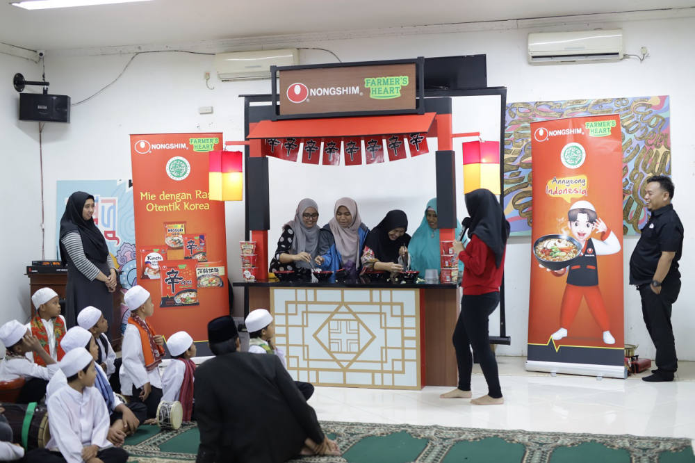 Nongshim Farmer’s Heart Menggelar Buka Puasa Cita Rasa Otentik Korea Bersama Komunitas Di Masjid Cut Meutia