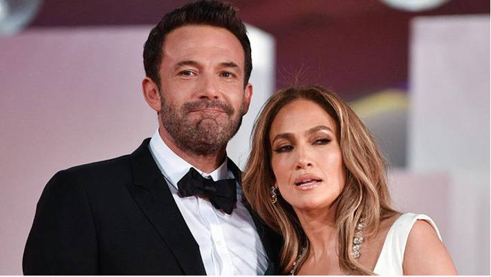 Jennifer Lopez dan Ben Affleck Resmi Menikah di A Little White Chapel, AS