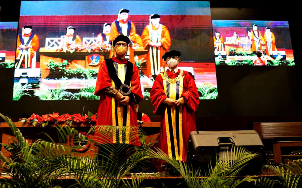 Prof. Dr. Fransisco Budi Hardiman Dikukuhkan Sebagai Guru Besar Ilmu Filsafat UPH