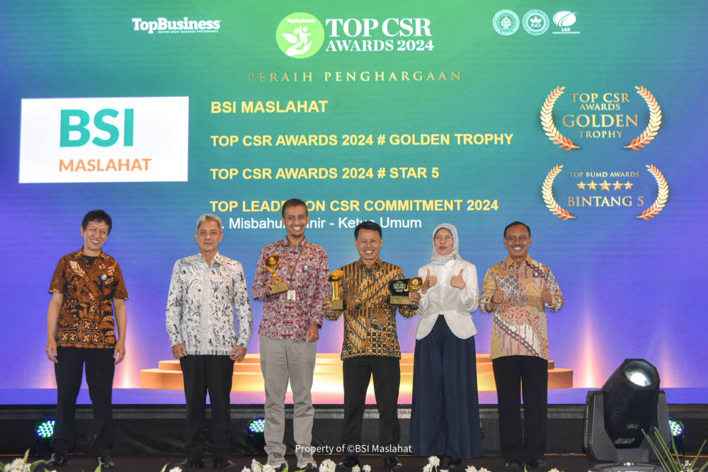 Penghargaan Bergengsi untuk BSI Maslahat, Meraih Golden Trophy di Top CSR Award 2024 Penghargaan Bergengsi untuk BSI Maslahat, Meraih Golden Trophy di Top CSR Award 2024
