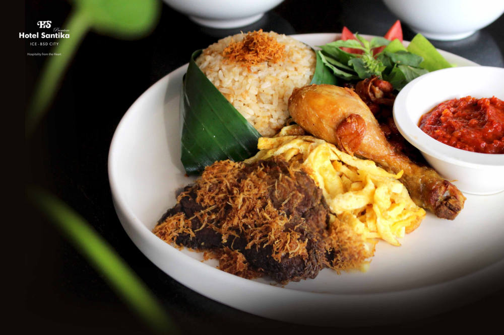 Eksplorasi Cita Rasa Khas Betawi Lewat Sajian Nasi Ulam Hotel Santika Premiere ICE – BSD City 