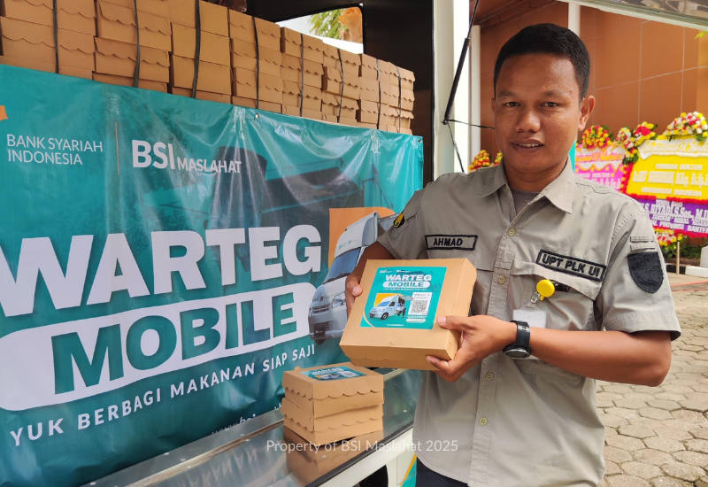 BSI Maslahat Hadirkan Layanan MCU Gratis dan Salurkan Paket Makan Gratis Lewat Warteg Mobile Di Lingkungan UI