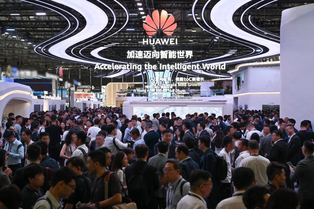 Huawei Tampilkan Perkembangan 5G-A dan Keunggulan AI Berbasis Skenario di MWC Shanghai 2025