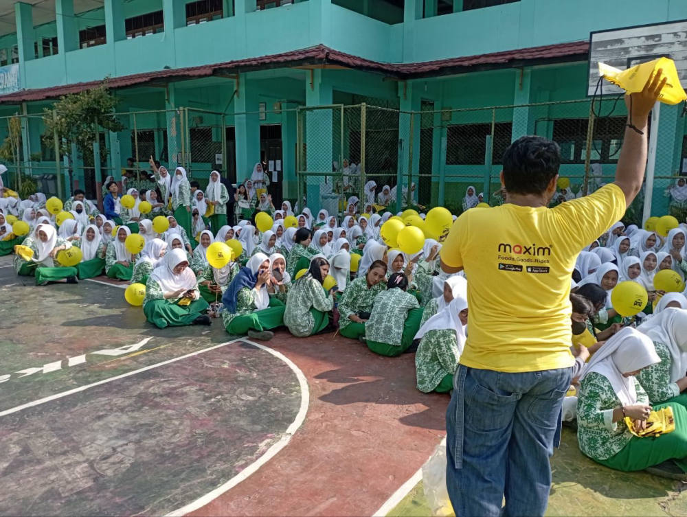 Peringatan Hari Pendidikan Nasional, Maxim Laksanakan Serangkaian Kegiatan Edukasi di Berbagai Sekolah di Indonesia